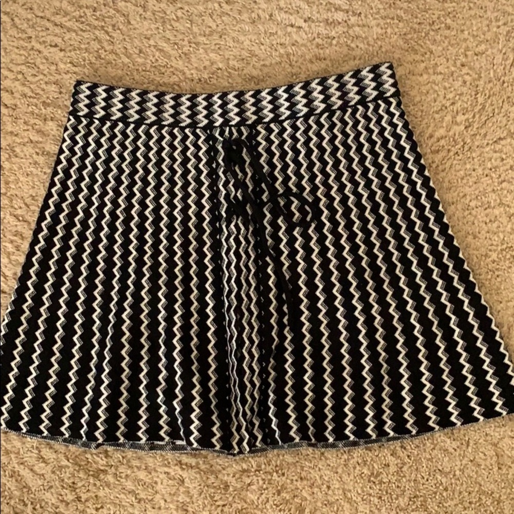 Black and White Zig Zag Skirt